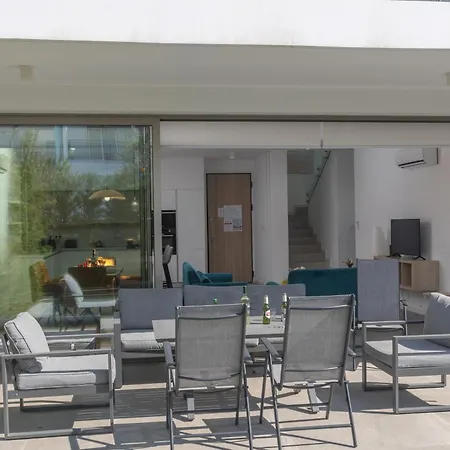 Azure Villa Paralimni
